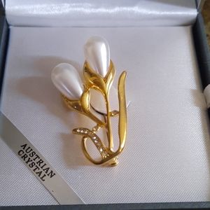 Austrian crystal  pin